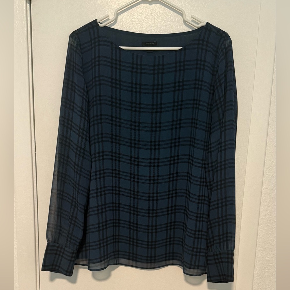 Ann Taylor Green and Blue Fitted Long Sleeve Blouse